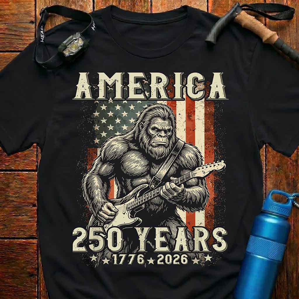Patriotic Bigfoot America 250 Years T-Shirt